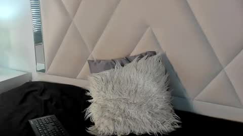 Snapshot of valerri_ chatting on 11, 11, 2025 valerri_ online show from 11, 11, 2025