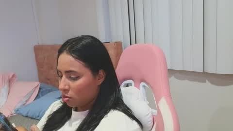 valery_lovex_ online show from 21, 4, 2026