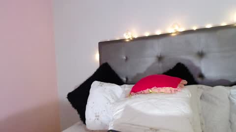  Ana Paula  online show from 11, 1, 2025