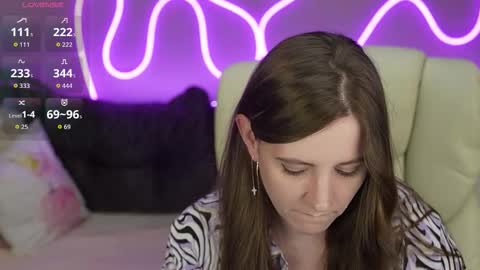 V A L E R Y  M U R online show from 2, 11, 2025