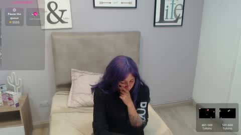 Snapshot of valevicious chatting on 7, 11, 2025 valevicious online show from 7, 11, 2025