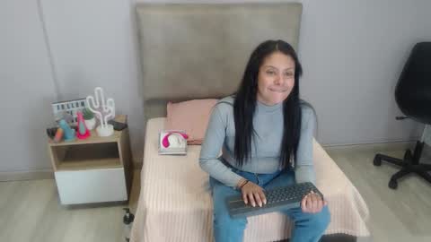 Snapshot of valevicious chatting on 18, 12, 2025 valevicious online show from 18, 12, 2025