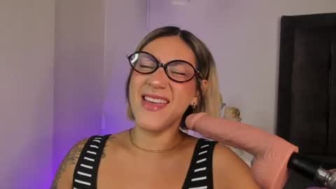Snapshot of valka_doll chatting on 25, 6, 2026 valka_doll online show from 25, 6, 2026