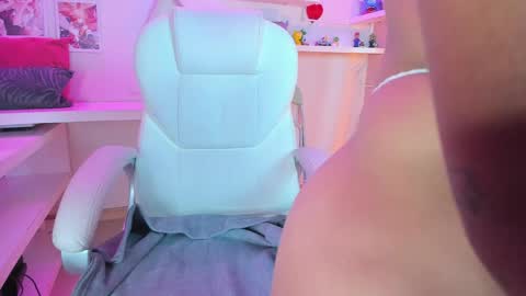 Snapshot of valkiria_ponce chatting on 27, 4, 2026 Valkiria online show from 27, 4, 2026