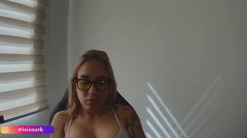 Snapshot of valkyriarose chatting on 2, 12, 2025 Isis online show from 2, 12, 2025