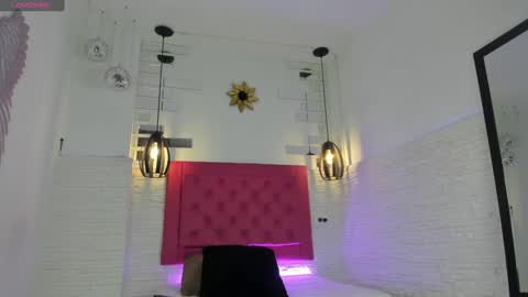 Vallolet Peach  online show from 27, 12, 2024