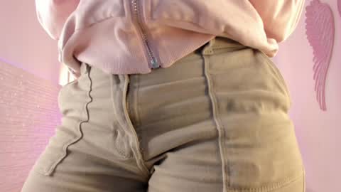 Vallolet Peach  online show from 9, 1, 2025