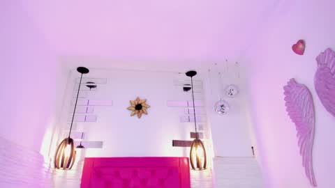 Vallolet Peach  online show from 2, 3, 2025