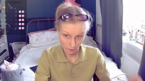 Snapshot of valorant_girl chatting on 12, 5, 2026 Little Devil online show from 12, 5, 2026