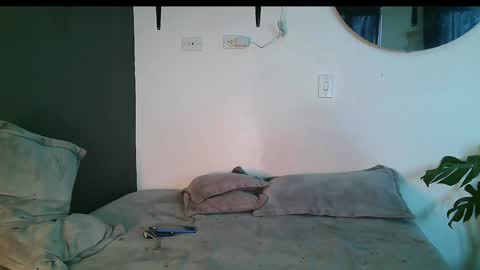 Snapshot of vamp_noah chatting on 1, 2, 2025 Vamp Noah and Dan online show from 1, 2, 2025