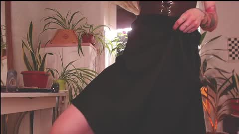 Mollyy Valentine online show from 3, 12, 2024