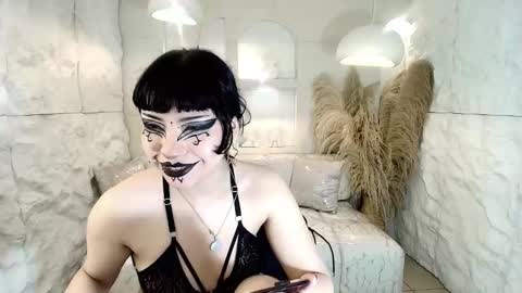 vampkitty_r online show from 5, 3, 2026