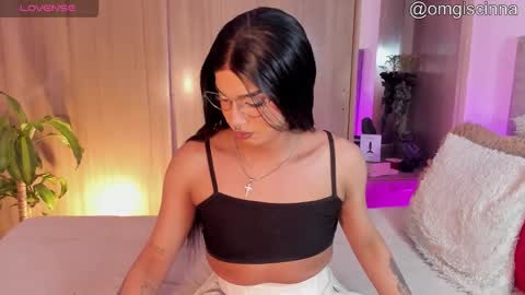 Snapshot of vampy__cinna chatting on 20, 12, 2025 Cinnamon online show from 20, 12, 2025