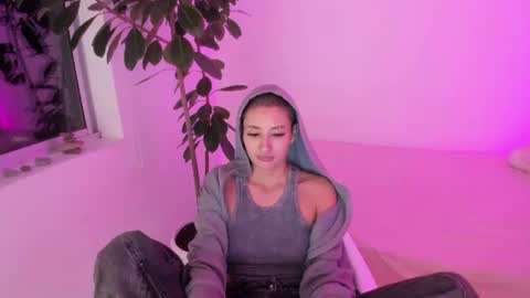 Snapshot of vandalovee chatting on 3, 7, 2026 Babi Alu online show from 3, 7, 2026