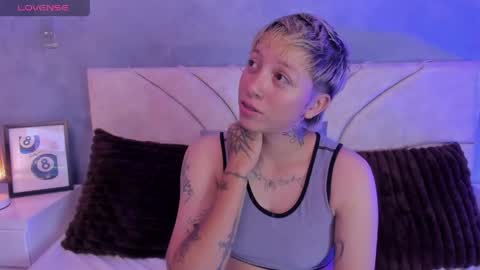 Snapshot of vane_grey chatting on 24, 5, 2026 vane_grey online show from 24, 5, 2026