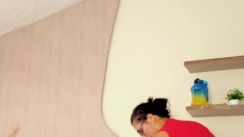 Snapshot of vane_lips chatting on 24, 5, 2026 V A N E online show from 24, 5, 2026