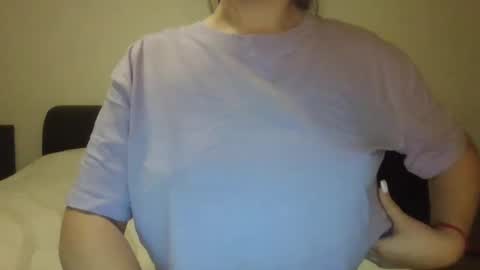 Snapshot of vanesajewel chatting on 2, 3, 2025 VanesaJewel online show from 2, 3, 2025