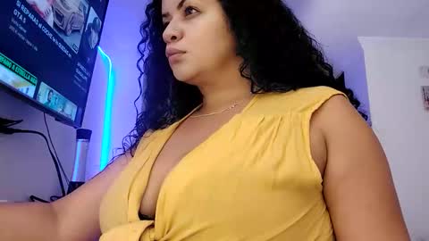 Snapshot of vanesam chatting on 4, 2, 2026 vanessa and samantha online show from 4, 2, 2026