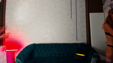 vanessa_posh online show from 9, 10, 2025
