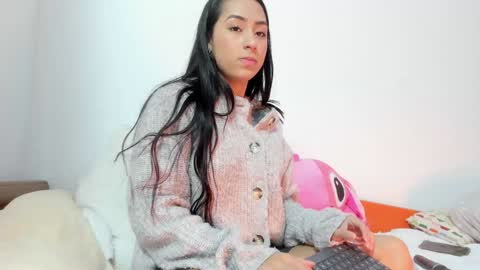 vanessaadol online show from 5, 12, 2024