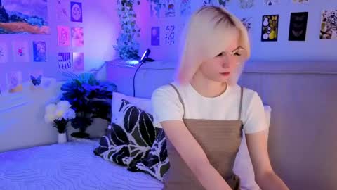 Snapshot of vanessaaustin chatting on 17, 4, 2026 Vanessa online show from 17, 4, 2026