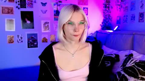 Snapshot of vanessaaustin chatting on 4, 5, 2026 Vanessa online show from 4, 5, 2026