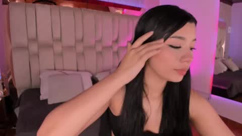 vanessaduval online show from 21, 10, 2025