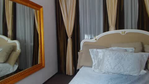 Vanessa online show from 2, 2, 2025