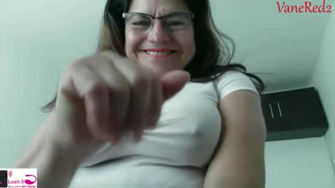 Vanesared2 online show from 16, 10, 2025