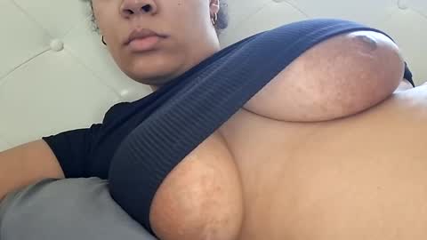 vanessareign online show from 10, 4, 2026