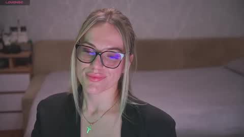 Sophie online show from 6, 3, 2026