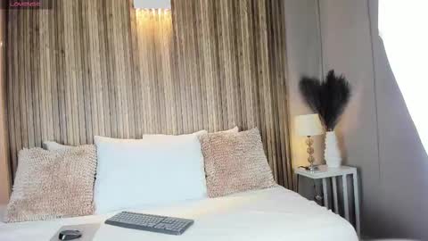 V A N N E S A   online show from 7, 11, 2025