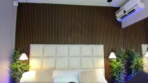 V A N N E S A   online show from 29, 11, 2025