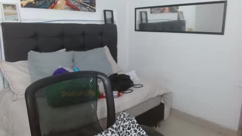 vane online show from 4, 12, 2025