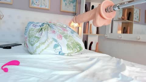 vannia smith  online show from 9, 4, 2026