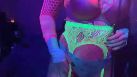 vapourbabe online show from 2, 2, 2025