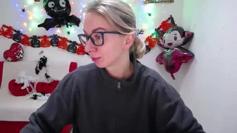 Snapshot of vasilisasii chatting on 27, 10, 2025 Vasilisa online show from 27, 10, 2025