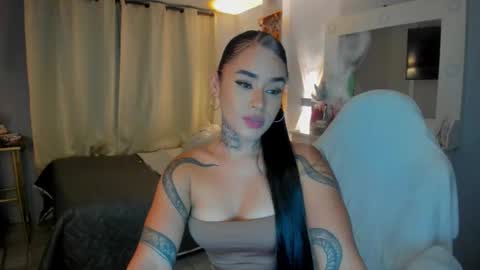 Snapshot of vayolett_bass chatting on 10, 2, 2026 Vayolett Bass online show from 10, 2, 2026