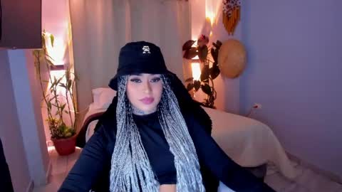 Snapshot of vayolett_bass chatting on 8, 5, 2026 Vayolett Bass online show from 8, 5, 2026