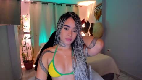 Snapshot of vayolett_bass chatting on 1, 6, 2026 Vayolett Bass online show from 1, 6, 2026