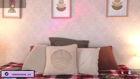 Vee Simons online show from 16, 12, 2025