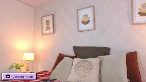 Vee Simons online show from 9, 4, 2026