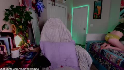 Violet Weatherbee online show from 22, 12, 2024