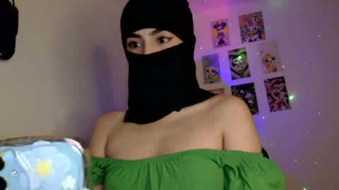 Snapshot of veiledamira01 chatting on 29, 7, 2026 veiledamira01 online show from 29, 7, 2026