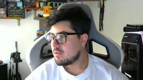 Snapshot of veils24 chatting on 8, 9, 2025 Charles online show from 8, 9, 2025