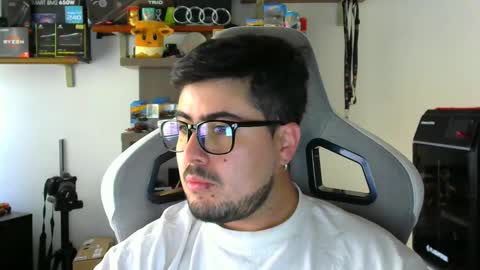 Snapshot of veils24 chatting on 4, 11, 2025 Charles online show from 4, 11, 2025