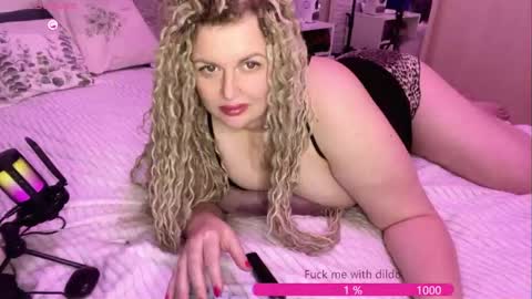 Snapshot of vellinka chatting on 3, 10, 2025 vellinka online show from 3, 10, 2025