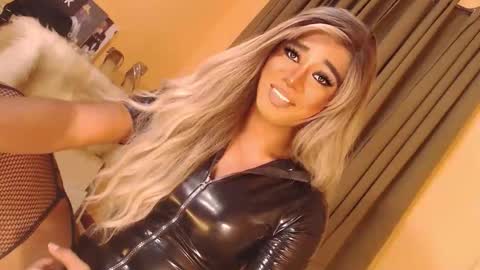 Snapshot of velvet_fux chatting on 13, 9, 2025 Richy will make you fall in love online show from 13, 9, 2025