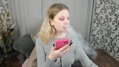 velvet_peach_ online show from 22, 11, 2025