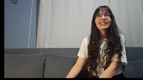 Snapshot of velvetsolez chatting on 4, 4, 2026 velvetsolez online show from 4, 4, 2026